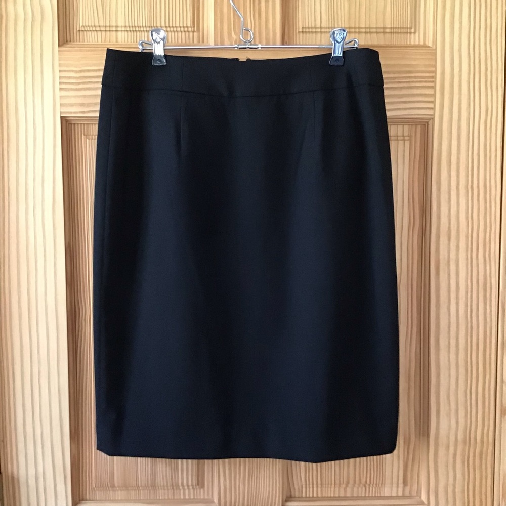 NWT Calvin Klein Pencil Skirt size 6 Black